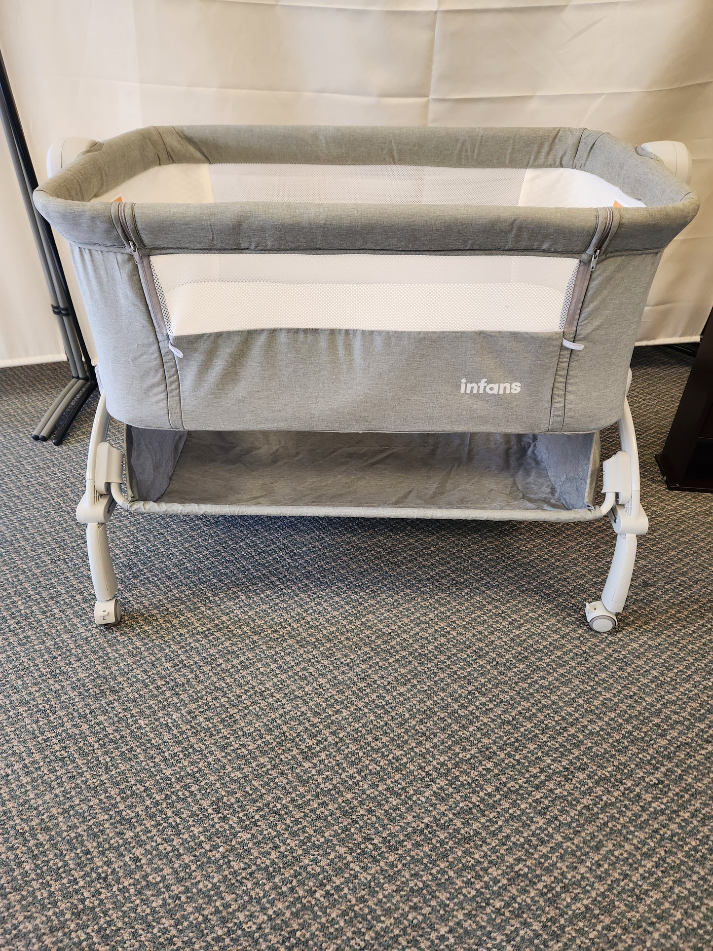 INFANS Baby Bassinet Bedside Crib, Newborn Sleeper w/Large Storage Basket