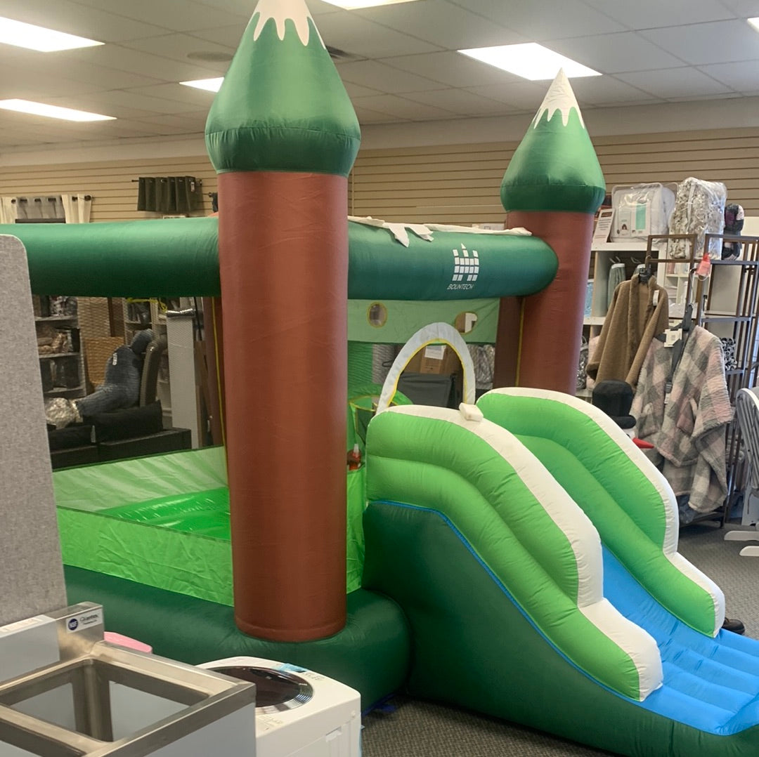 SPECIAL CUSTOMER RETURN, Snowman Inflatable Jumping Bounce House with 735-Watt Blower,