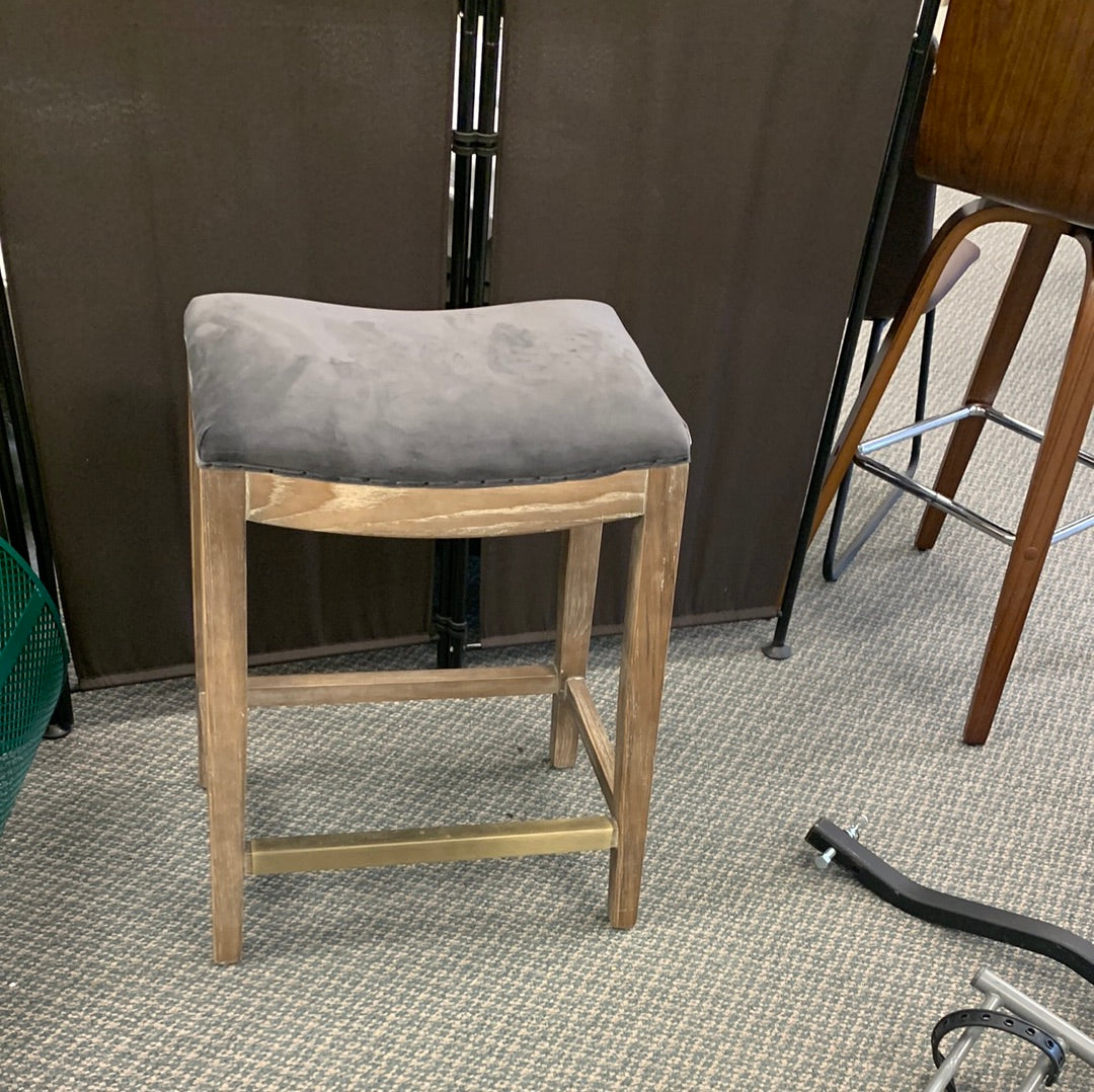 25`` Stool