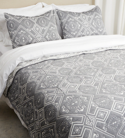 HomeSuite Essentials Cotton Blend Santa Fe Matelasse Quilt, King, Grey *NO SHAMS*