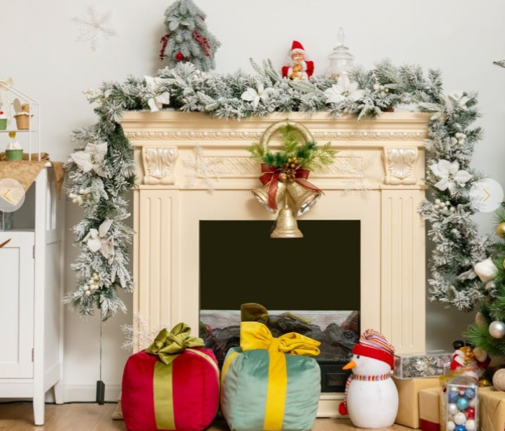 9 Feet Pre-Lit Artificial Christmas Garland with 50 LED Lights