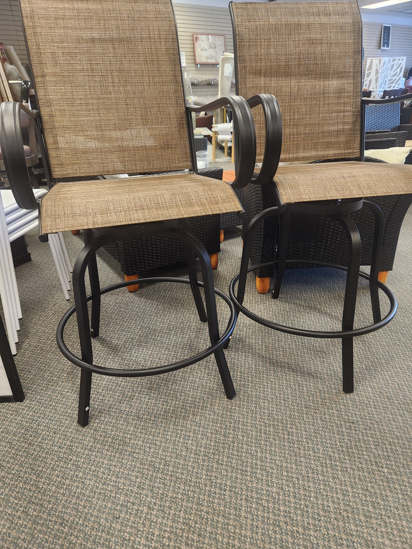 2 Pieces Patio 28", 360° Swivel Bar Chair Set  (Assembled)
