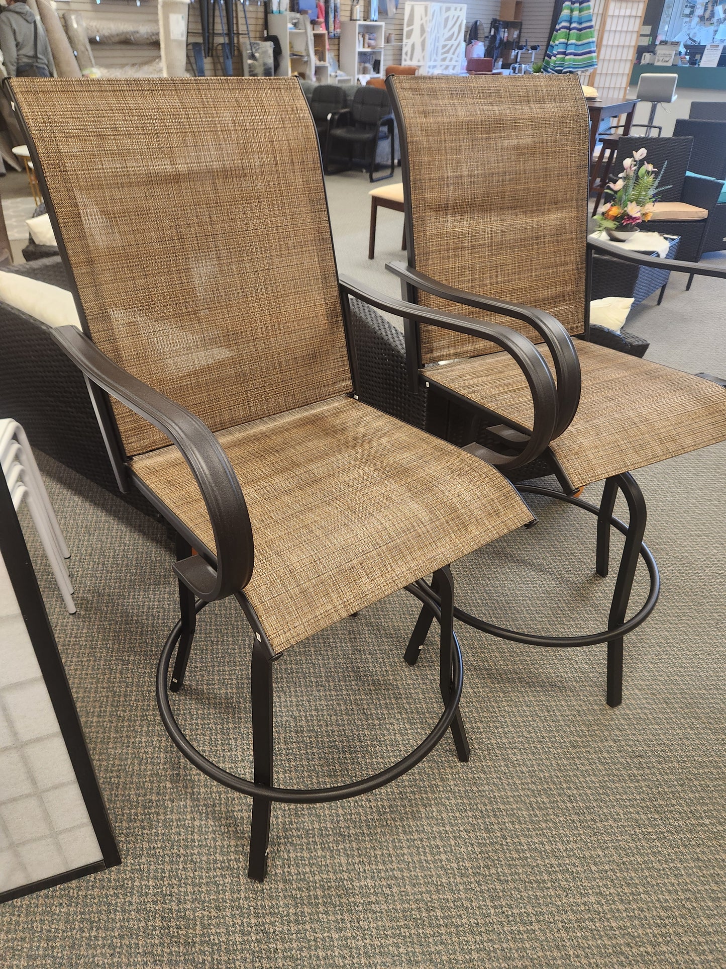 2 Pieces Patio 28", 360° Swivel Bar Chair Set  (Assembled)